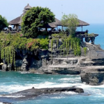 Beginilah Sejarah Pura Tanah Lot di Bali